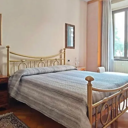 Elegante Attico Con Terrazza - Porta Venezia Apartment