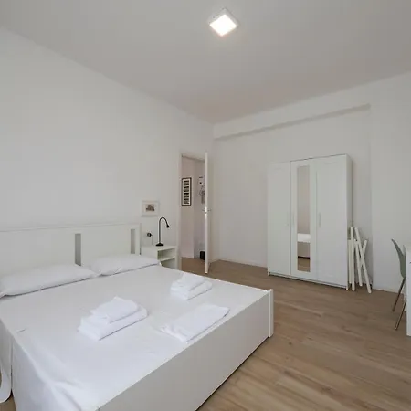 4 Pax - Via Brioschi, 94 Daire *