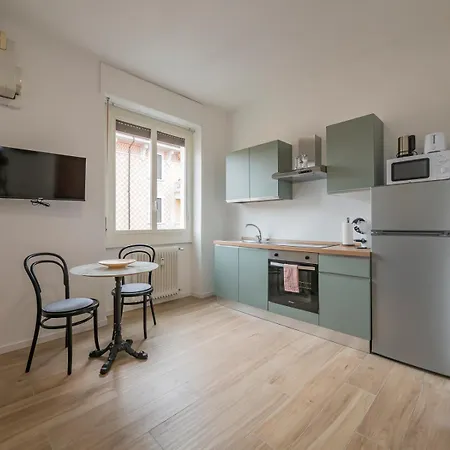 4 Pax - Via Brioschi, 94 Милан
