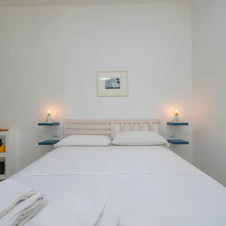 Apartment 2 Pax Wi-fi- Via D'agrate, 19 C Milan