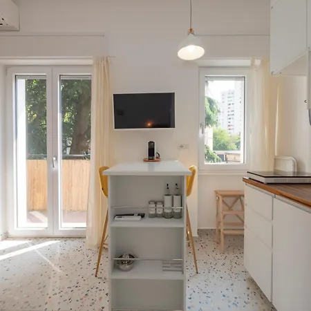 2 Pax Wi-fi- Via D'agrate, 19 C Milan