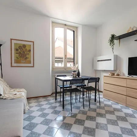 I Host - Pasteur 15-3 *