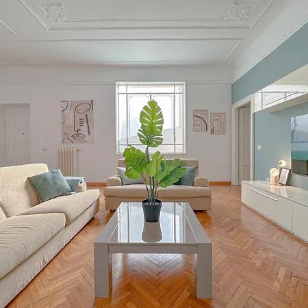 De Amicis 29 - Duomo - Sant'ambrogio Apartment *