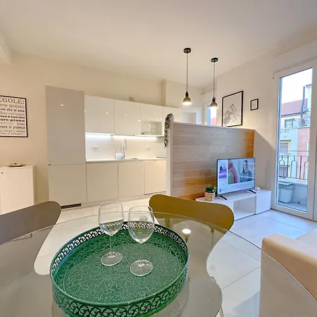 Apartamento D'adda 16 - Luminosa - 3 Min Dal Naviglio *