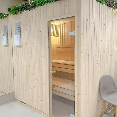 Banfi Luxury - Sauna & Jacuzzi Apartment *