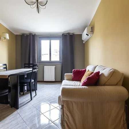 Castelfidardo 8 * Milan