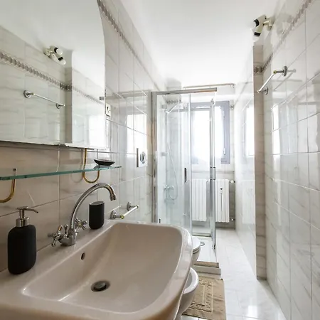 Castelfidardo 8 * Milan