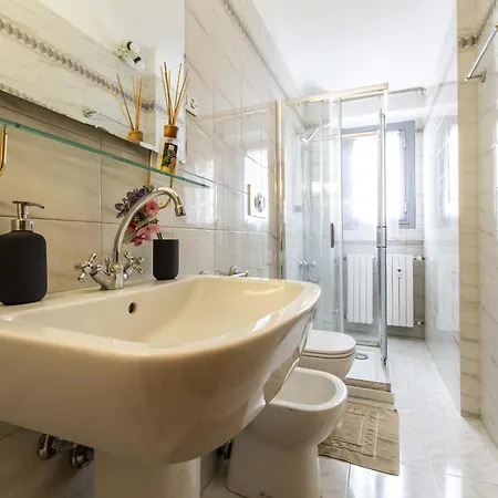 Castelfidardo 8 * Milan