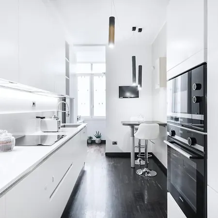 Easylife - Con Balcone In Centralefs * Milan