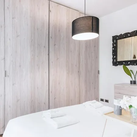 Apartment Easylife - Con Balcone In Centralefs Milan