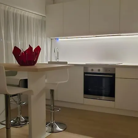 Urban De Angeli, 7 * Μιλάνο
