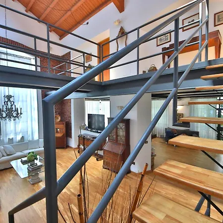 アパート Loft By Klabhouse ミラノ