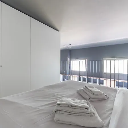 Design Loft In Navigli * מילאנו