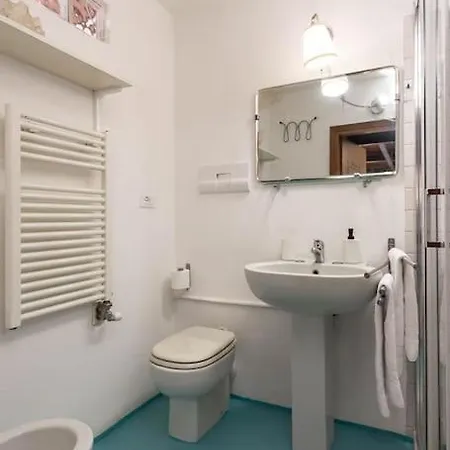 Navigli - Centro Vintage Apt - Movida&free Wifi Milan