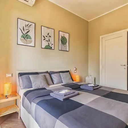 Exclusive & Strategic 2-bedroom Apartment, 50m From M4 Milan