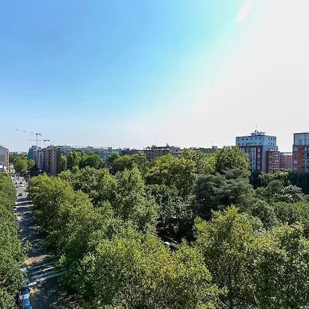 شقة Exclusive & Strategic 2-bedroom Apartment, 50m From M4 *