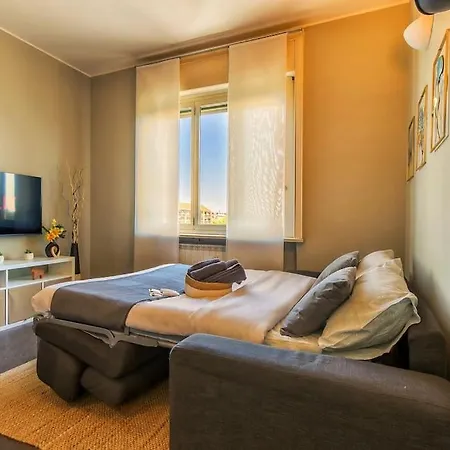 Apartment Exclusive & Strategic 2-bedroom Apartment, 50m From M4 Milan