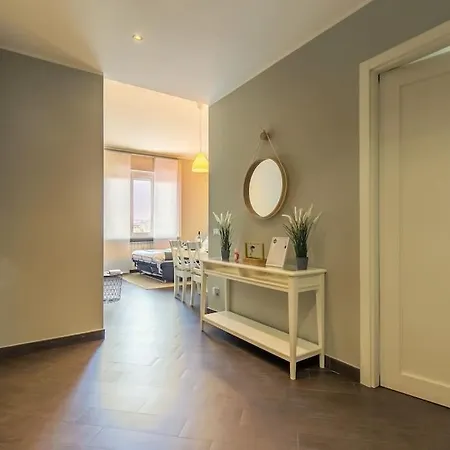 Apartment Exclusive & Strategic 2-bedroom Apartment, 50m From M4 Milan