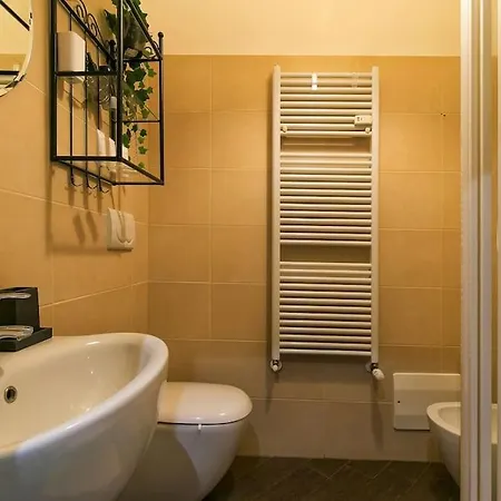 Exclusive & Strategic 2-bedroom Apartment, 50m From M4 Apartment Milan