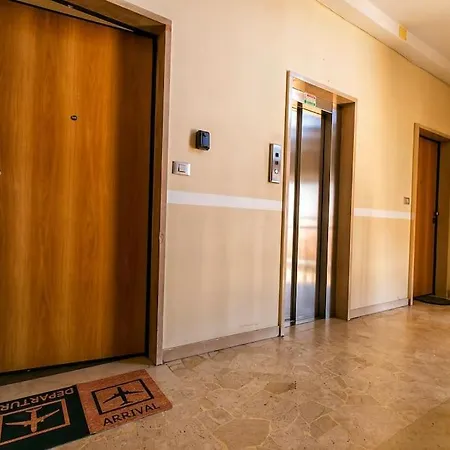Apartment Exclusive & Strategic 2-bedroom Apartment, 50m From M4 Milan