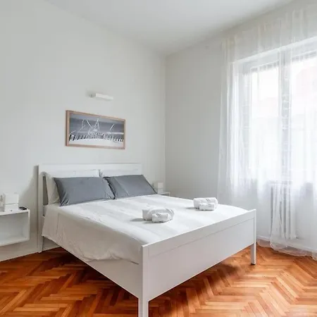 Giorgina's One Bedroom 20 Minuts Walking To Duomo Milan
