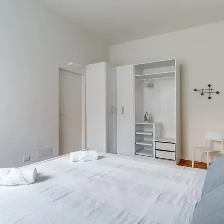 Urban Flat Papiniano - Walk To Duomo Navigli M2-M4 Apartment Milan