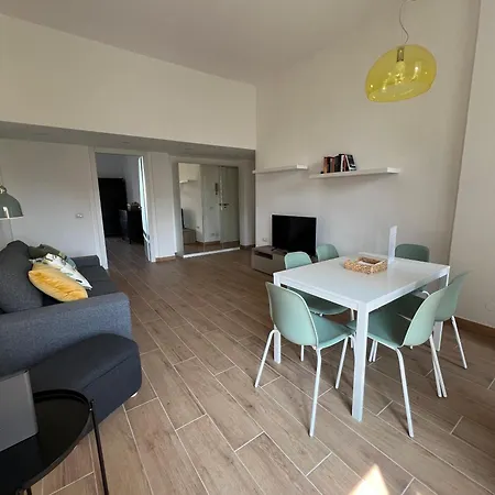 Apartmán New With Balcony, Isola Bosco Verticale Milán