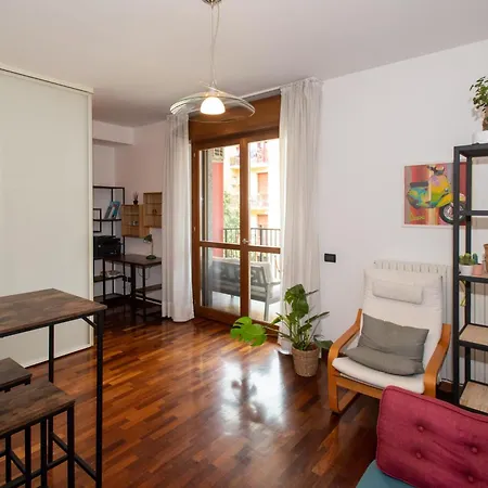 10 Minutes Duomo-elegant Апартаменты Милан