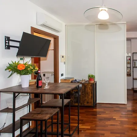 10 Minutes Duomo-elegant Apartment