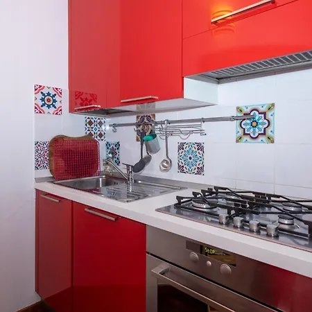 10 Minutes Duomo-elegant Apartment Milan