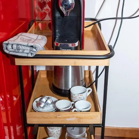 10 Minutes Duomo-elegant Apartment Milan
