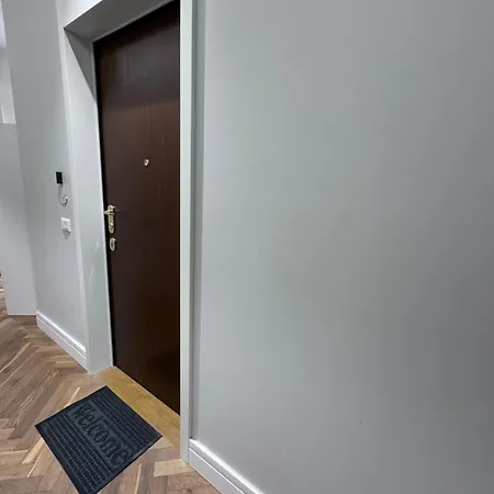 And Beauty Duomo - Pink Daire *