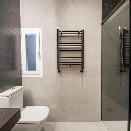Before Requesting - Read Info On Photo Apartament *