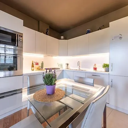 Fa44 - Lux Apt With Big Balcony & Modern Design - *