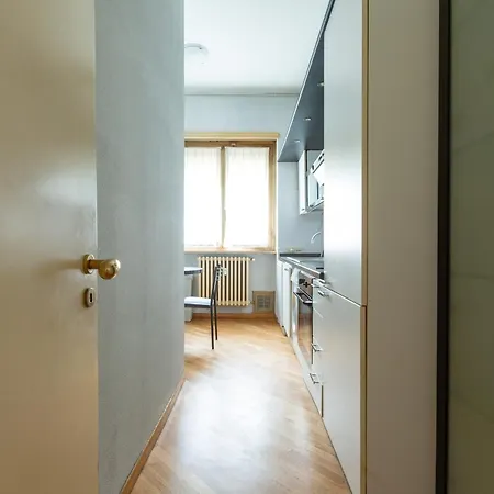 Easytopstay - Lorenteggio Large Flat