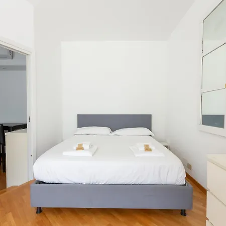 Easytopstay - Lorenteggio Large Flat Apartman