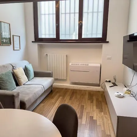 Brunacci Suite, 5 Min To Navigli Appartamento *