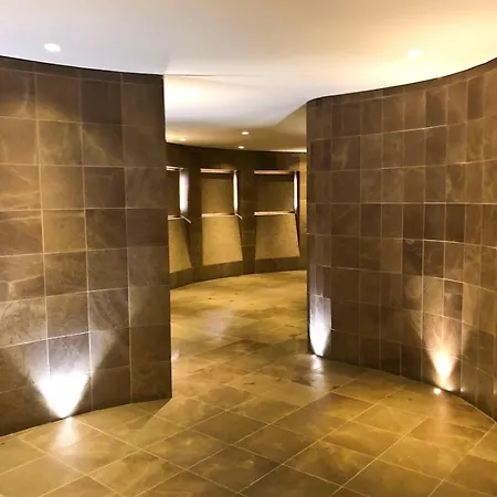 Foro Buonaparte - Red Castello Sforzesco Milan