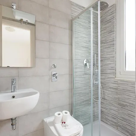 Apartment Cimiano M2 Cozy With Balcony