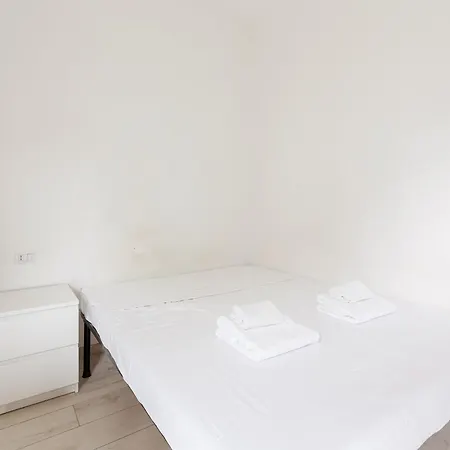 Apartment Cimiano M2 Cozy With Balcony
