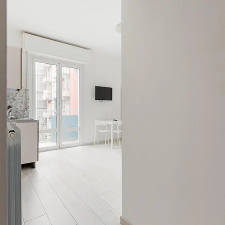 Cimiano M2 Cozy With Balcony Apartment