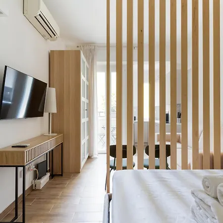 Forlanini M4 Modern With Balcony * Milánó