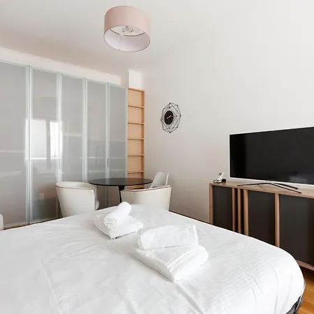 Guesthost - Domodossola M5 Modern