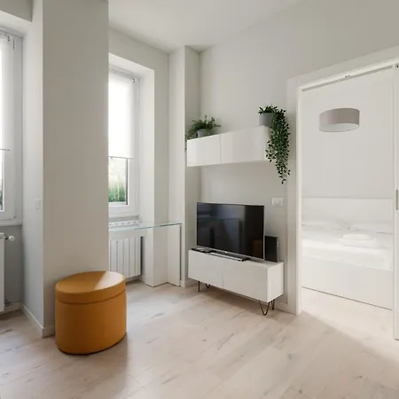 Life - Renovated Apartment *