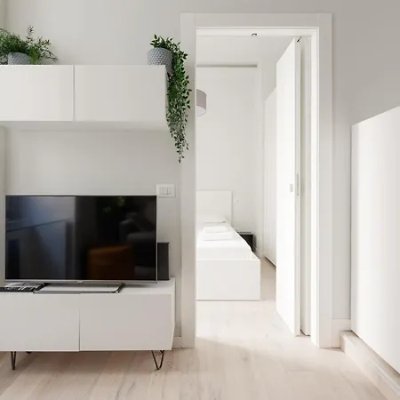 Apartment Life - Renovated *