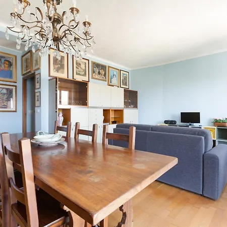Apartament Guesthost - Roomy With Comfort! Metro M4 Linate