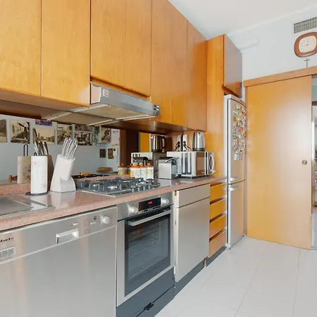 Appartamento Guesthost - Roomy With Comfort! Metro M4 Linate Milano