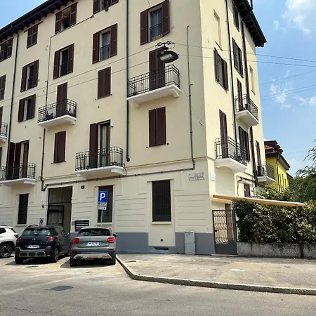 Before Requesting - Read Info On Photo Apartment Milan