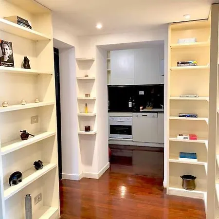 Duomo District, Milanese Tradition & Elegance Apartment