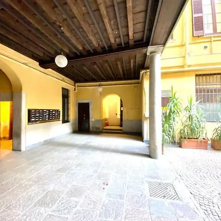 Duomo District, Milanese Tradition & Elegance *